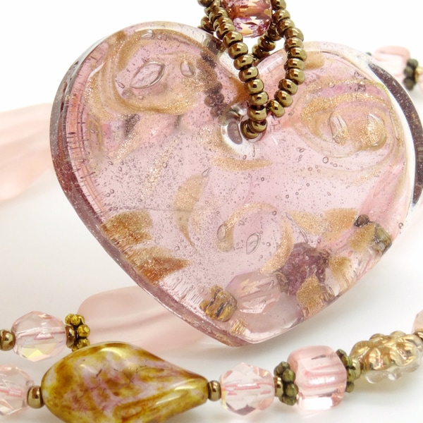 Collier COEUR ROSE gold sand style Murano pendentif sautoir avec perles en verre et cristal facettées abricot bronze or antique cadeau