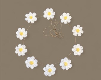 White Daisy Garland, Classroom Decoration, Baby Room Decor