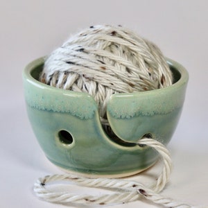 Yarn Holder, Yarn Bowl, Knitting Bowl, Crochet Yarn Bowl, Handmade Ceramic Pottery, Knitting Accessories, Small Yarn Bowl