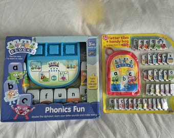 アルファブロックス　マグネティックワールドマジックセット　Alphablocks Alphablocks - Magnetic Word Magic set, A-Z and more - YouTube