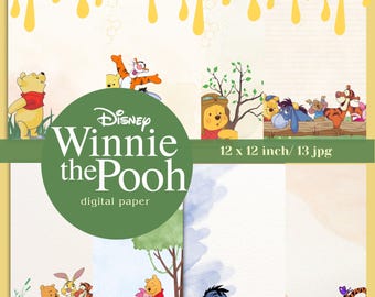Puede incluir: Papel digital con Winnie de Pooh y sus amigos. El papel tiene un fondo amarillo con miel goteando y un efecto acuarela. El papel mide 12 x 12 pulgadas e incluye 13 imágenes.