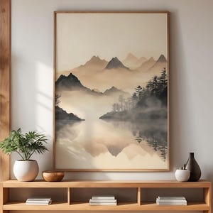 Riflesso Montano Nebbioso Arte Murale Japandi, Paesaggio Zen Minimalista, Natura Tranquilla, Decorazione Casa Moderna, Download Digitale
