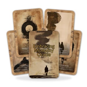 Può includere: Un mazzo di carte oracolo dall'estetica vintage. La carta centrale recita "Embracing Mortality Oracle" con un'illustrazione di una persona che cammina su un sentiero. Altre carte presentano arte astratta e testo.