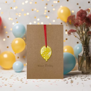 Verjaardagskaart met aandenken kleiballon afgewerkt met bladgoud of bladzilver - Handgemaakte luxe kaart/Speciale dag/Feest/Ambacht
