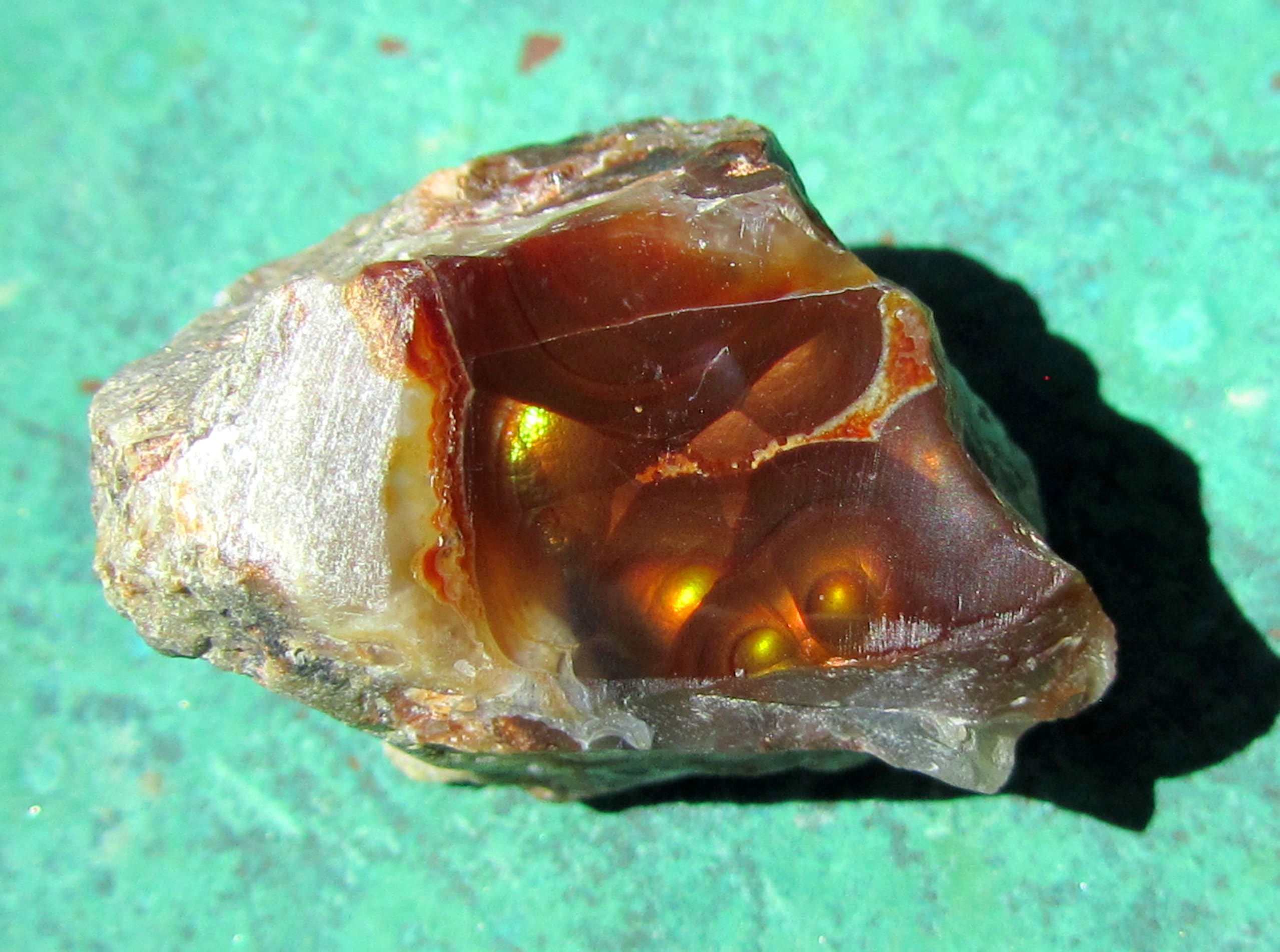 アメリカ産 Fire Agate 標本　1つ Fire Agate 'window' Polished Gemstone: Arizona Deer Creek Mine