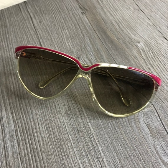 Vintage Retro 80s Pink Accent Sunglasses