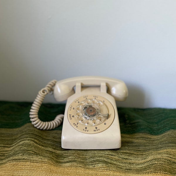 Vintage Rotary Phone Beige Minimal North American Plug