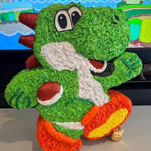 Yoshi Inspired piñata/Pinata , piñata de Yoshi, Mario Bros Pinatas