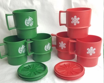 Vintage Tupperware 1312-51 Christmas coffee cups mugs w/lids red green stacking plastic