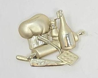 Vintage AJC chef pin brooch brushed gold tone culinary cooking signed 80s