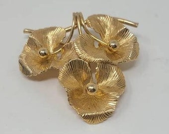 Vtg floral gold tone brooch pin