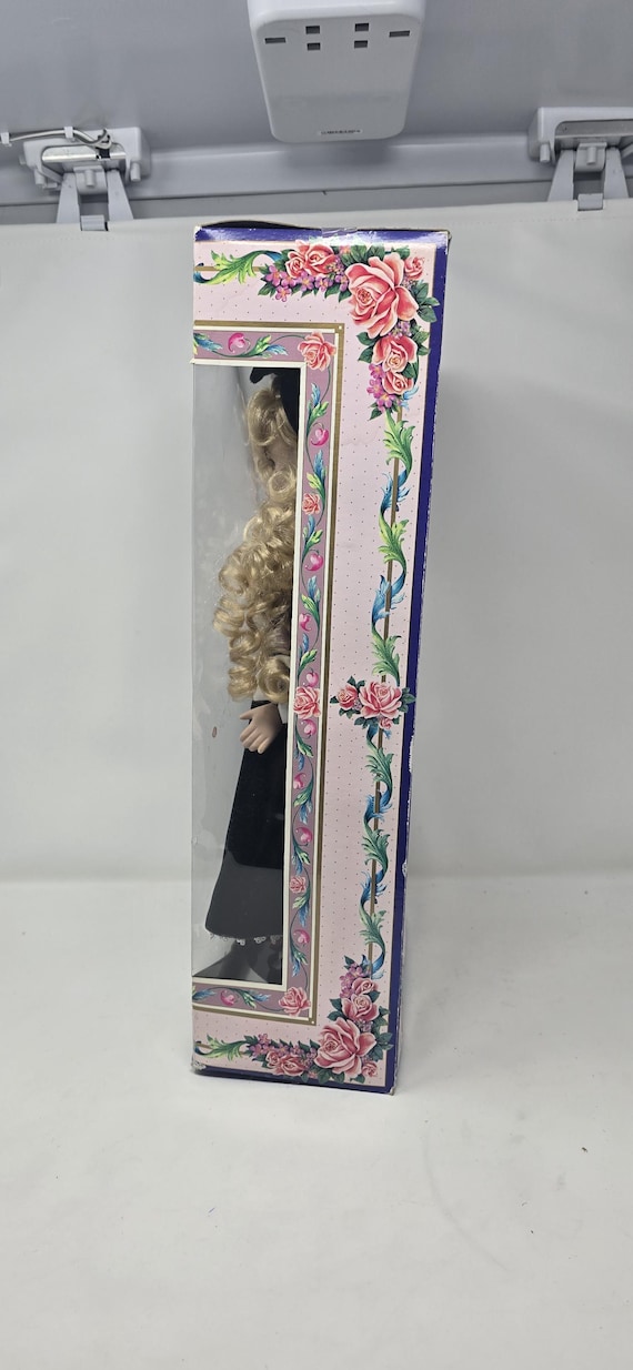 Vtg Victorian Collection 1997 Limited Edition porcelain Doll by