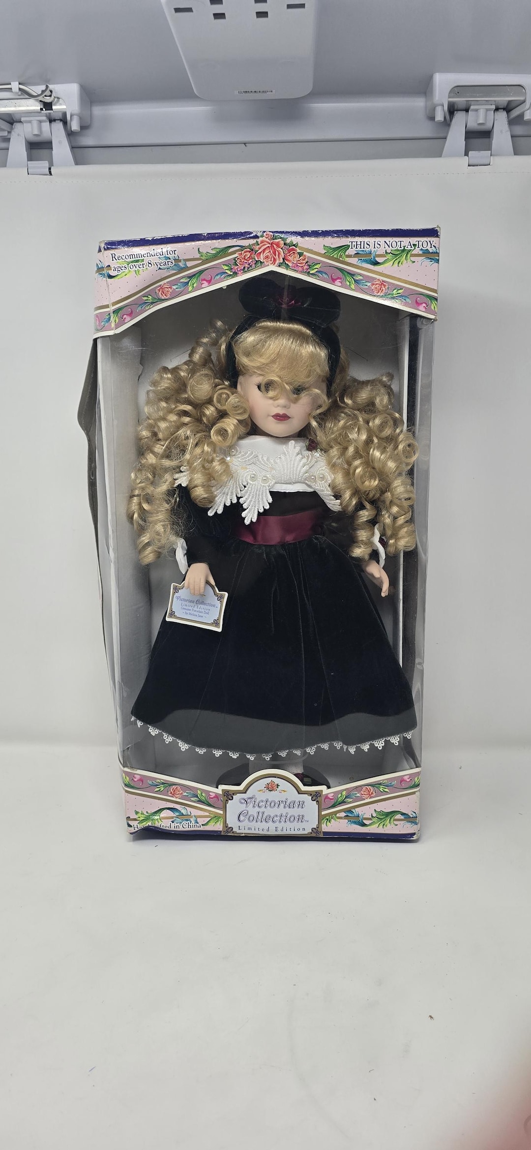 Vtg Victorian Collection 1997 Limited Edition porcelain Doll by