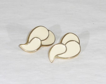 Vintage Trifari white enamel goldtone screw back earrings