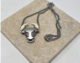 Vtg Avon bull head pewter pendant necklace 1978 rodeo ranch rugged frontier wild