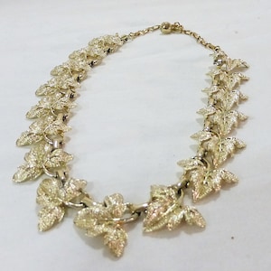 Vintage necklace leafs links