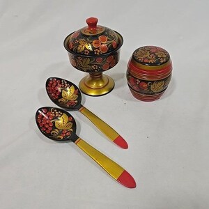 Vtg Russian Khokhloma hand-painted lacquer 2 wooden spoons & 2 lidded container