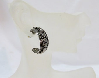 Silver tone filigree earring open hoop