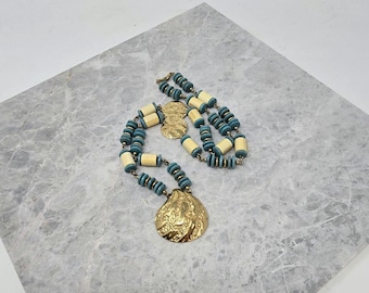 Collana vintage Monet del 1960 in perline di turchese blu lucite color oro, stile boho, firmata