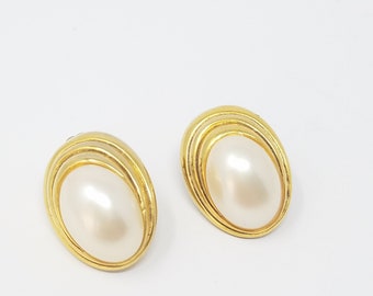 Vintage TAT oval dome cabochon gold tone rim stud post earring signed pierced earrings art deco faux pearl