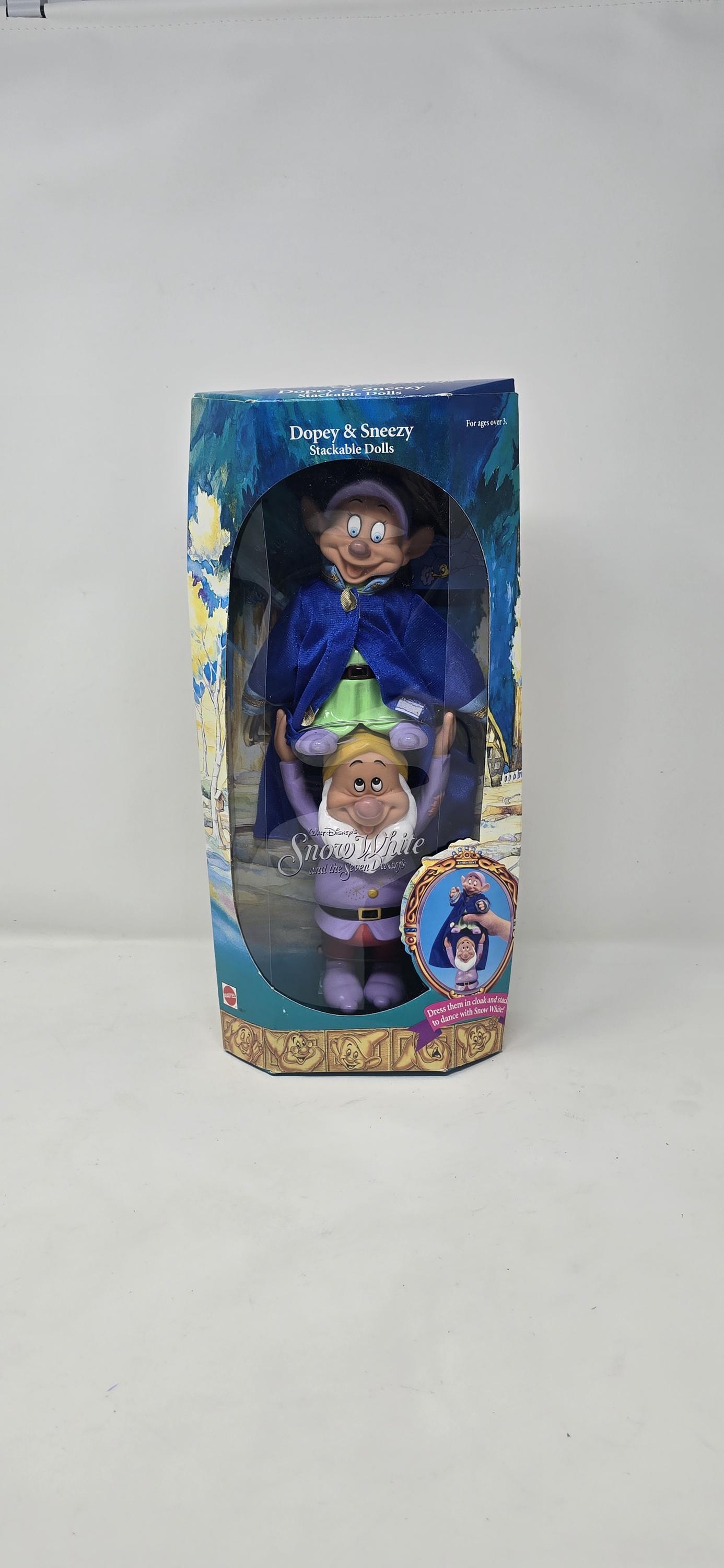Disney STORY BEYOND ケープ S-Mサイズ　ディズニー　新品 Vtg 1992 Disney Dopey & Sneezy Stackable Dwarf Doll Snow White