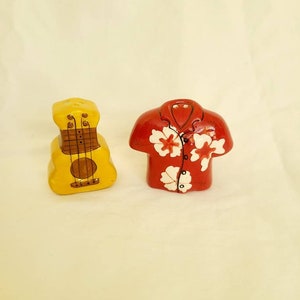 Vintage Hawaiian salt and pepper shaker figurine set ceramic collectible