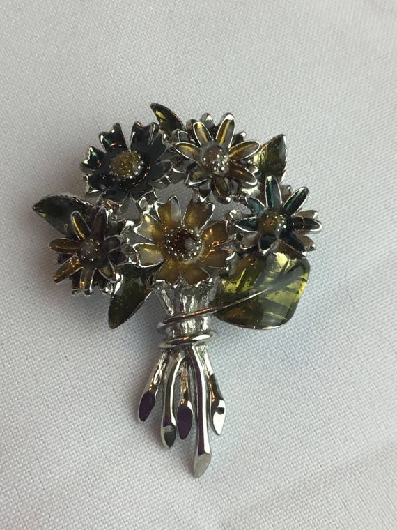 Enamel Gold tone Brooch to Fascinators Wear or Craft wedding bouquet Enamel Gold tone Brooch to Fascinators Wear or Craft wedding bouquet