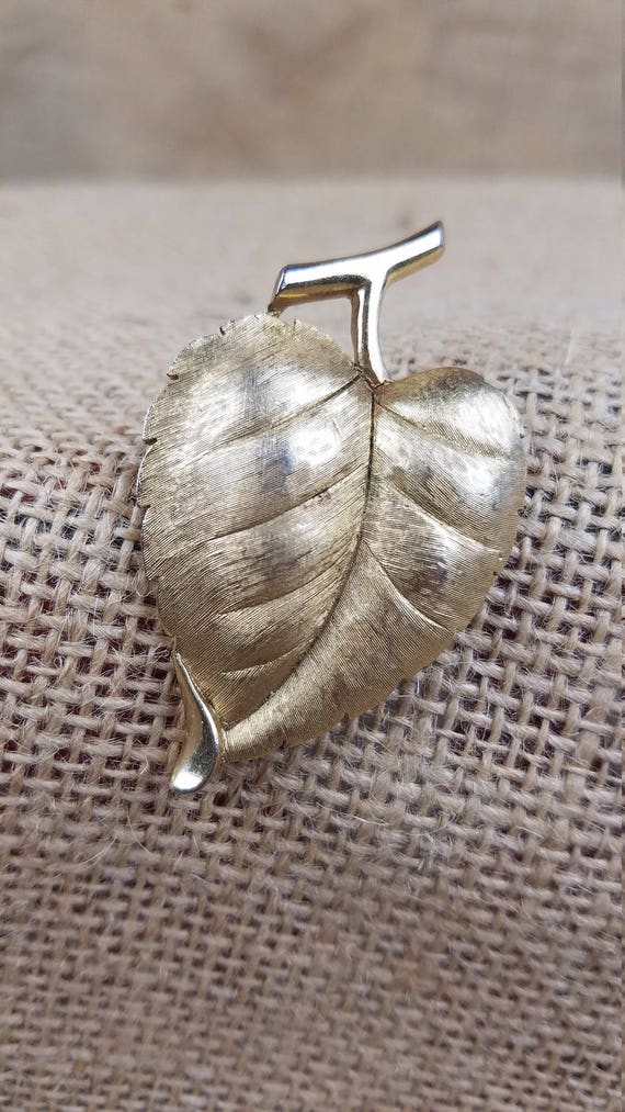 Vintage Trifari Gold Tone Leaf Brooch Pin Jewelry Etsy Australia