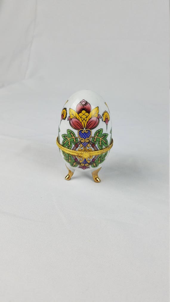 Vintage white porcelain egg trinket box jewelry bo