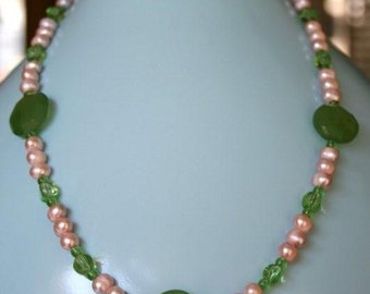 Hand made peace fresh water pearl with green jade semi precious stones necklace