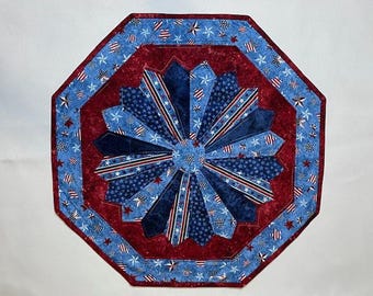 Americana Red, White & Blue Dresden Plate Table Topper - Etsy