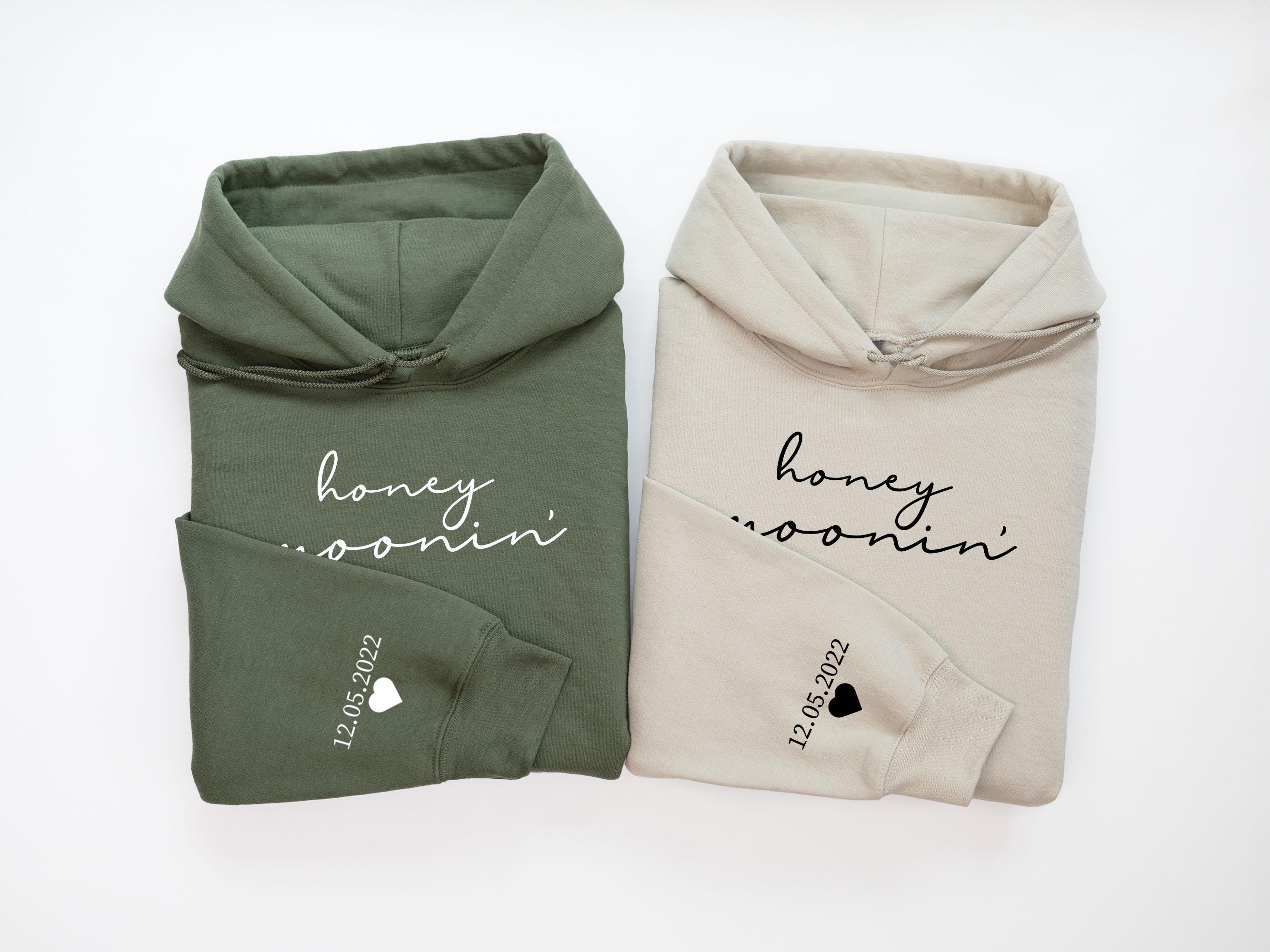 Sweat-shirt lune de miel personnalisé, chemise de vacances lune de miel, cadeau pour les jeunes mariés, sweat à capuche personnalisé pour jeunes mariés, col ras du cou Just Married