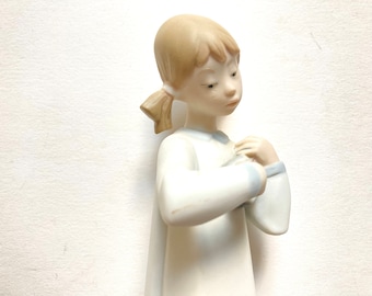 リヤドロ Lladro Nao by Lladro Girl Yawning Vintage NAO by Lladro - 