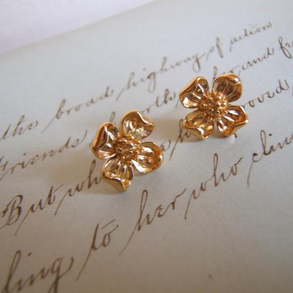 Vintage Trifari Earrings Dogwood Post Earrings 1970s Deadstock Trifari Stocking Stuffer Gold Plated Flower charm feminine Retro Stud