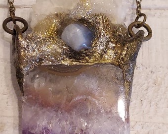 Collar amuleto de amatista: cuarzo lechoso, ágata azul, cuarzo ahumado, cadena de latón