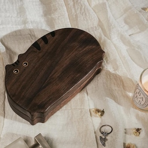 Personalisierte Schmuckschatulle, große Schmuckschatulle, Holzschmuckschatulle mit Schloss, personalisiertes Geschenk für sie, Weihnachtsgeschenk für sie, Weihnachtsgeschenk