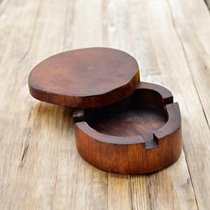 Custom Ashtray, Cigar Holder, Walnut Wood Ashtray, Men&#39;s accessory, Gift for Husband or Dad, Godfather Gift, Christmas Gift
