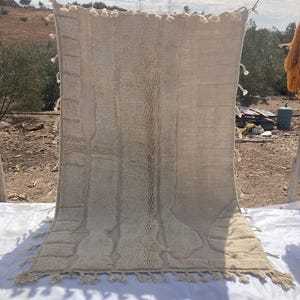 Minimalist Moroccan Wool Rug | Neutral Ivory Tone | Handwoven Berber Beni Ourain Carpet | Modern Boho Area Rug | Natural Wool Decor