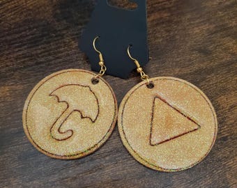 Dalgona Cookie Charm: Iridescent Glitter Acrylic Clip - Umbrella or Triangle