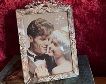 Vintage Hallmark Silver Bow Frame | 1990s | 3x5 Frame Wedding Gift