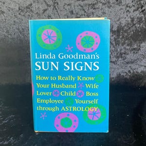 Lisa Goodman&#39;s Sun Signs | 1968 | Vintage Astrology Book