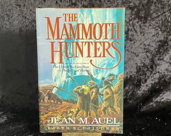 The Mammoth Hunters by Jean M. Auel | 1985 | 1st Edition Earth's Children Series