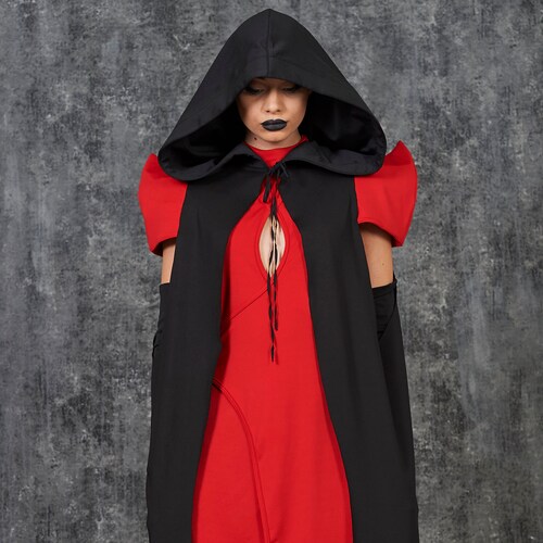 Adult Halloween Black And Red Hat With A Double Cape 