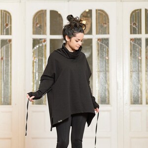 Plus Size Kleidung, Plus Size Tunika, Schwarz Lose Top, Plus Size Top, Oversized Top, Lockere Tunika, Langarm Top, Wasserfallausschnitt Top, Schwarzes Top Bild 2