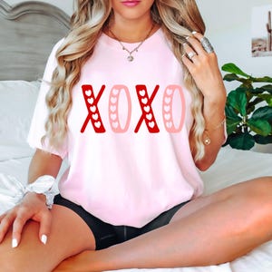 Cute XOXO Shirt, Valentines Day Gift, Cute Valentine Shirt, Valentines Day Tee, Happy Valentines Day, Love Shirt, Valentines Couple Shirt