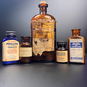 Antique Apothecary Medicine Bottles with Labels, Vintage Medicine Bottles, Old Apothecary Jars