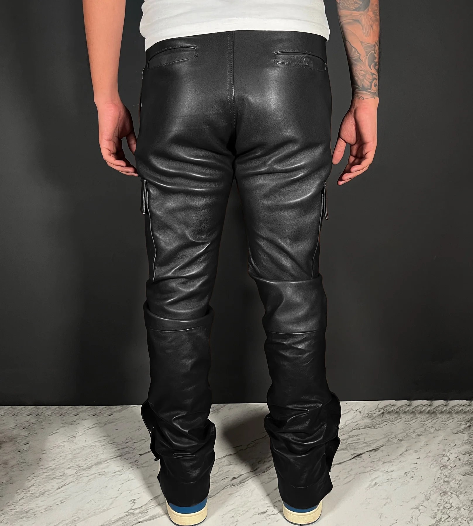 UNIVERSAL PRODUCTS SHEEP LEATHER ONE TUCK EASY CARGO PANTS