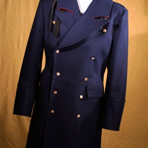 Military Style OvercoatsWith Peak Lapels image 2