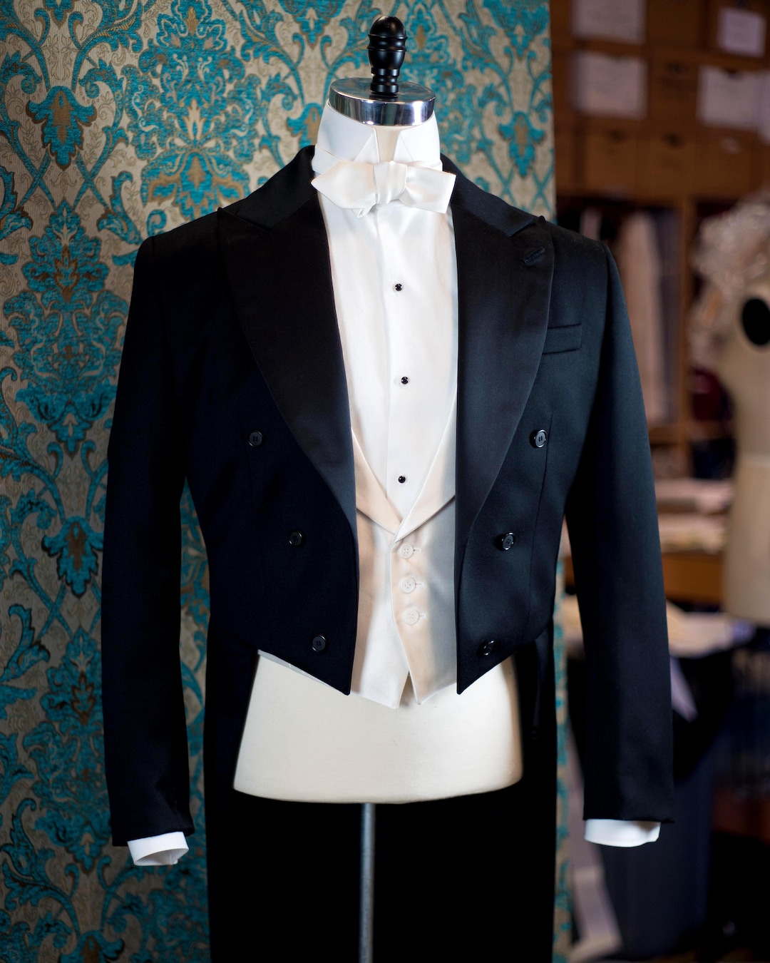 Suit jacket with store long tail