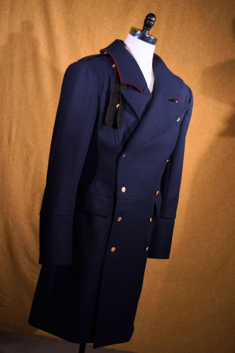 Military Style OvercoatsWith Peak Lapels image 5